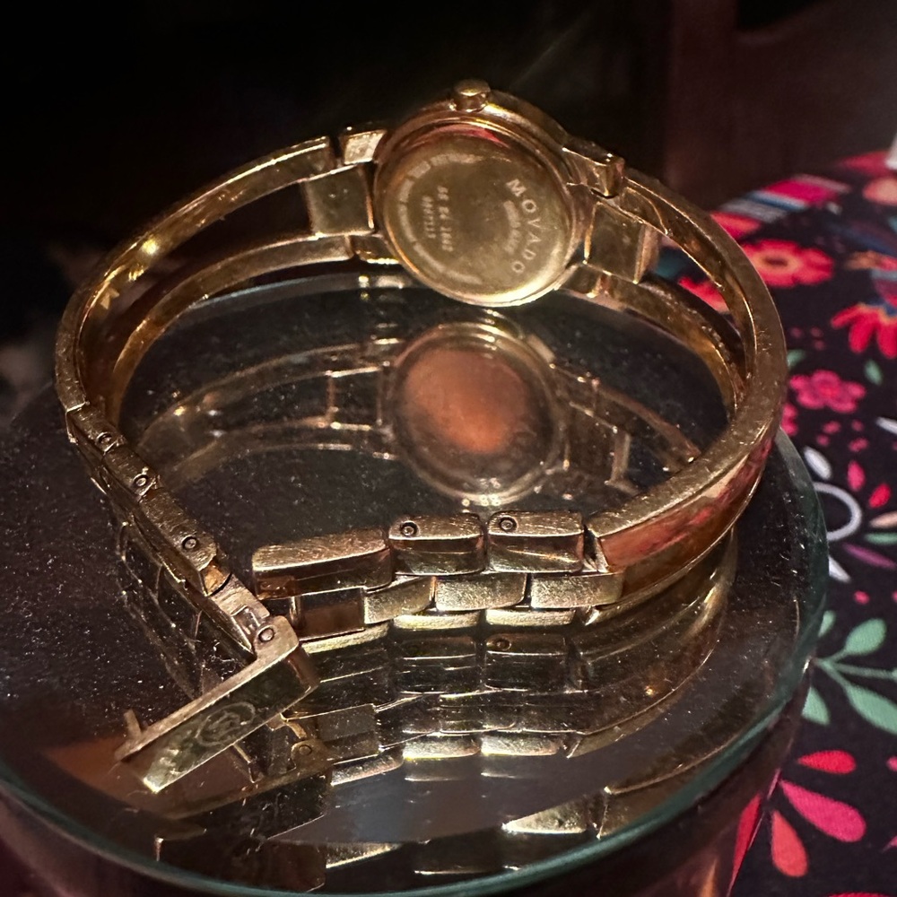 Movado Amorosa Women’s Gold Tone Watch - Picture 10 of 10